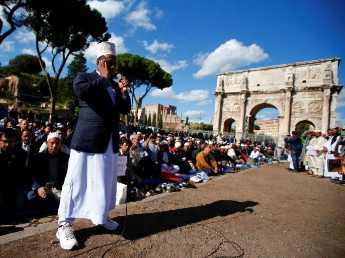بلدية مونفالكوني الإيطالية تمنع المسلمين من الصلاة في مراكزهم الثقافية